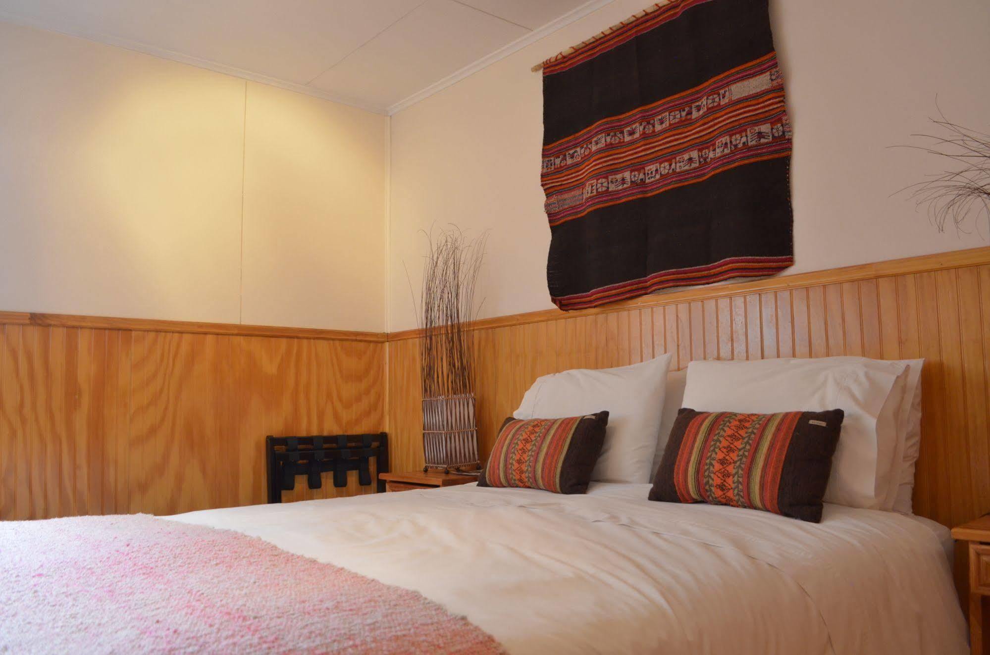 Hotel Aquaterra Puerto Natales Bagian luar foto