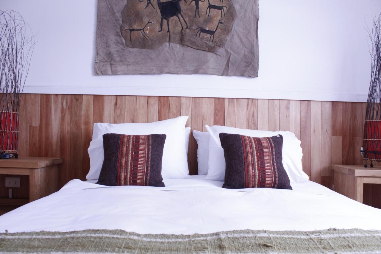 Hotel Aquaterra Puerto Natales Bagian luar foto